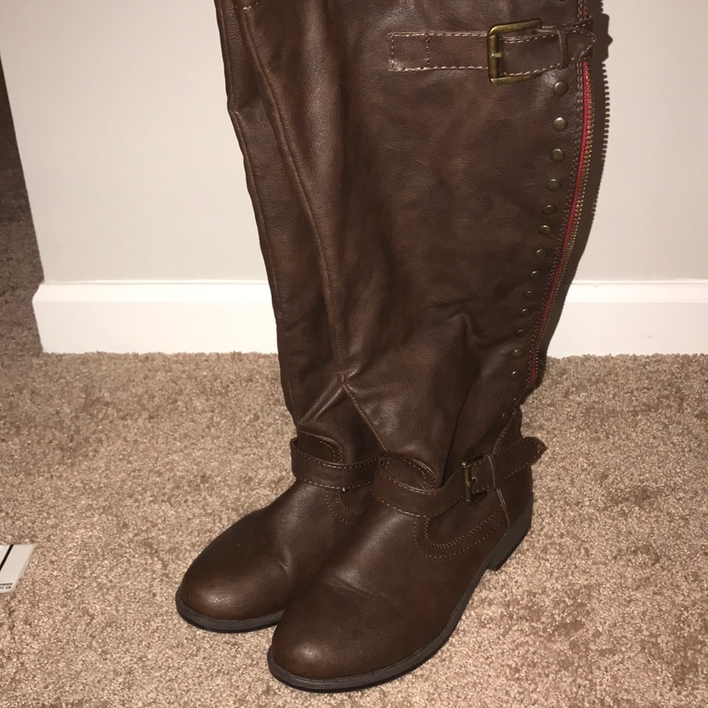 High leg brown boots